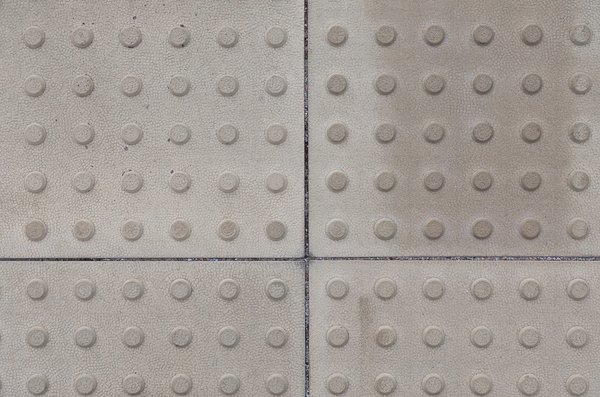 Bande podotactile : guide pratique pour un usage sécurisé